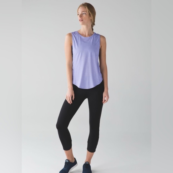 Lululemon size ?6 Var-City Muscle Tank
Heathered Lilac - Picture 3 of 9